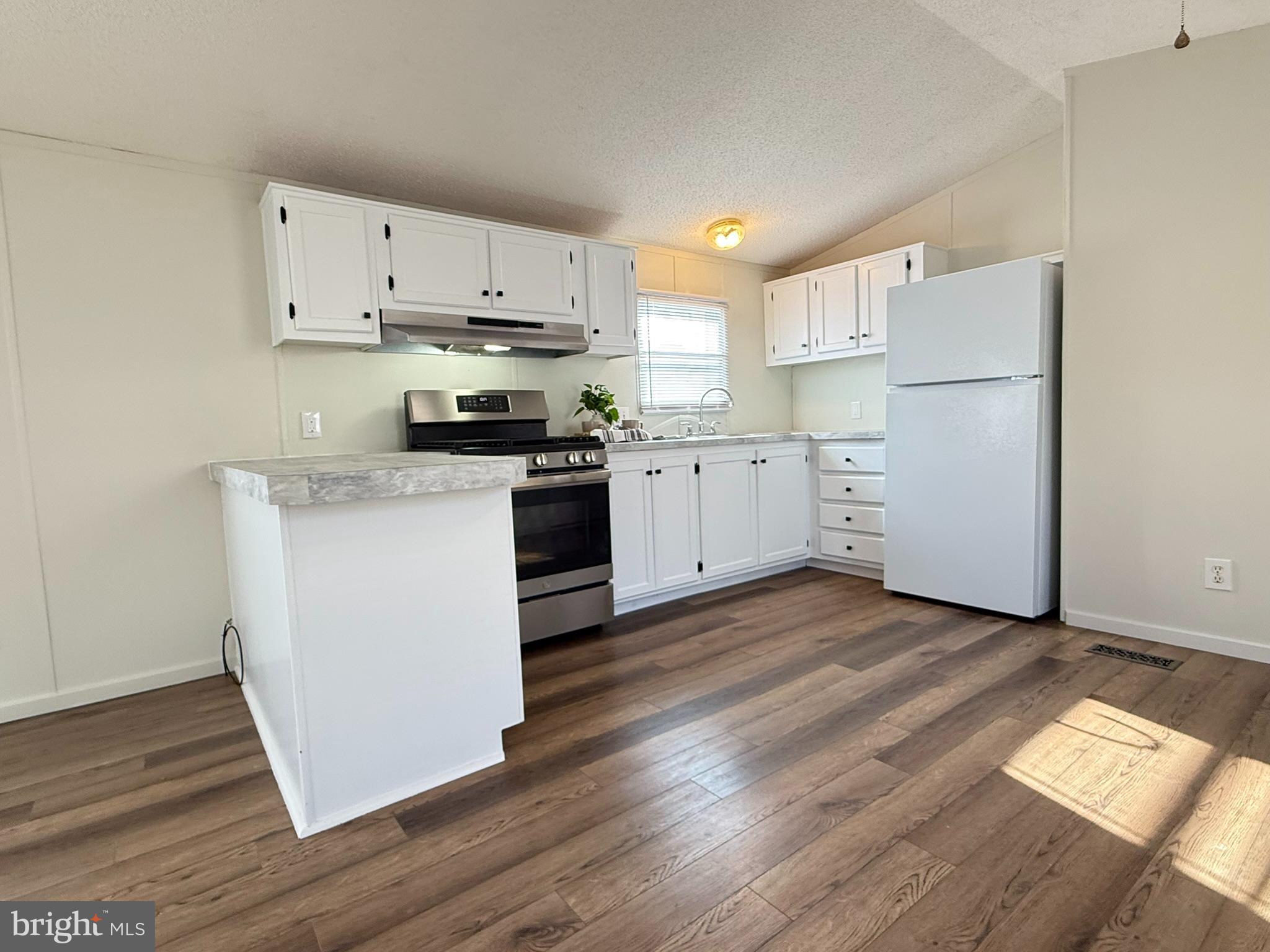 HONEY BROOK MANOR - Residential