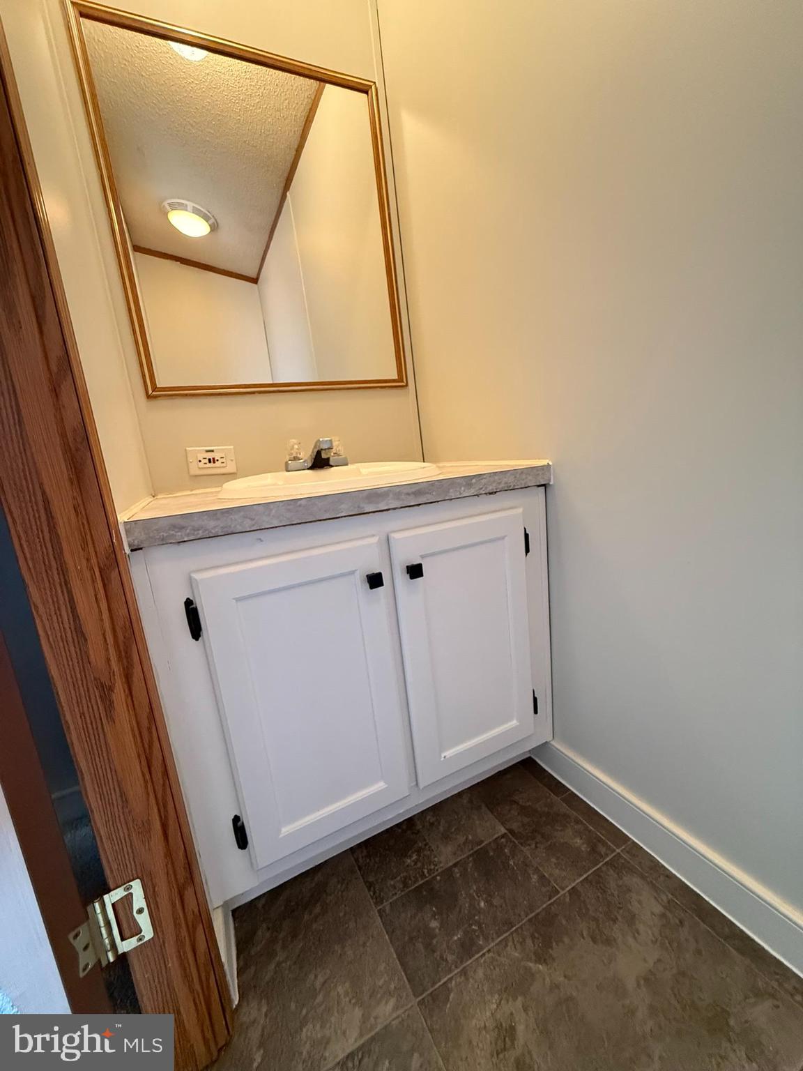 HONEY BROOK MANOR - Residential