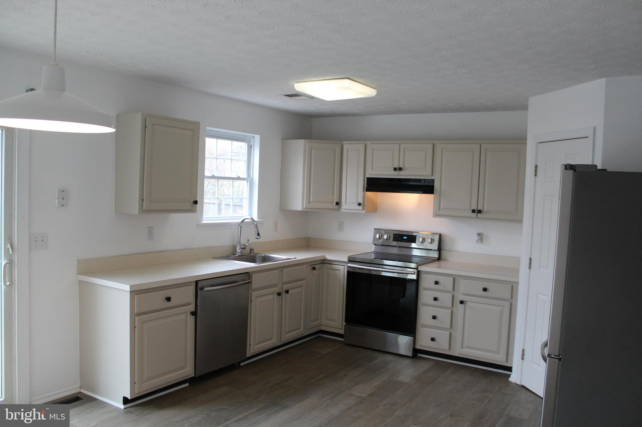 BUCKINGHAM VIEW - Residential Lease