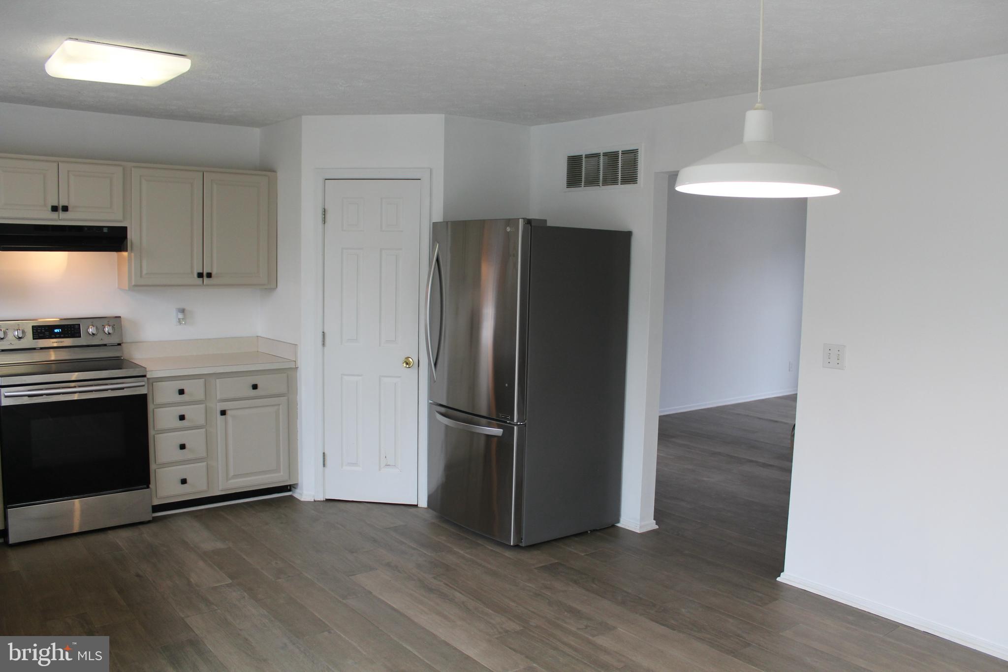 BUCKINGHAM VIEW - Residential Lease