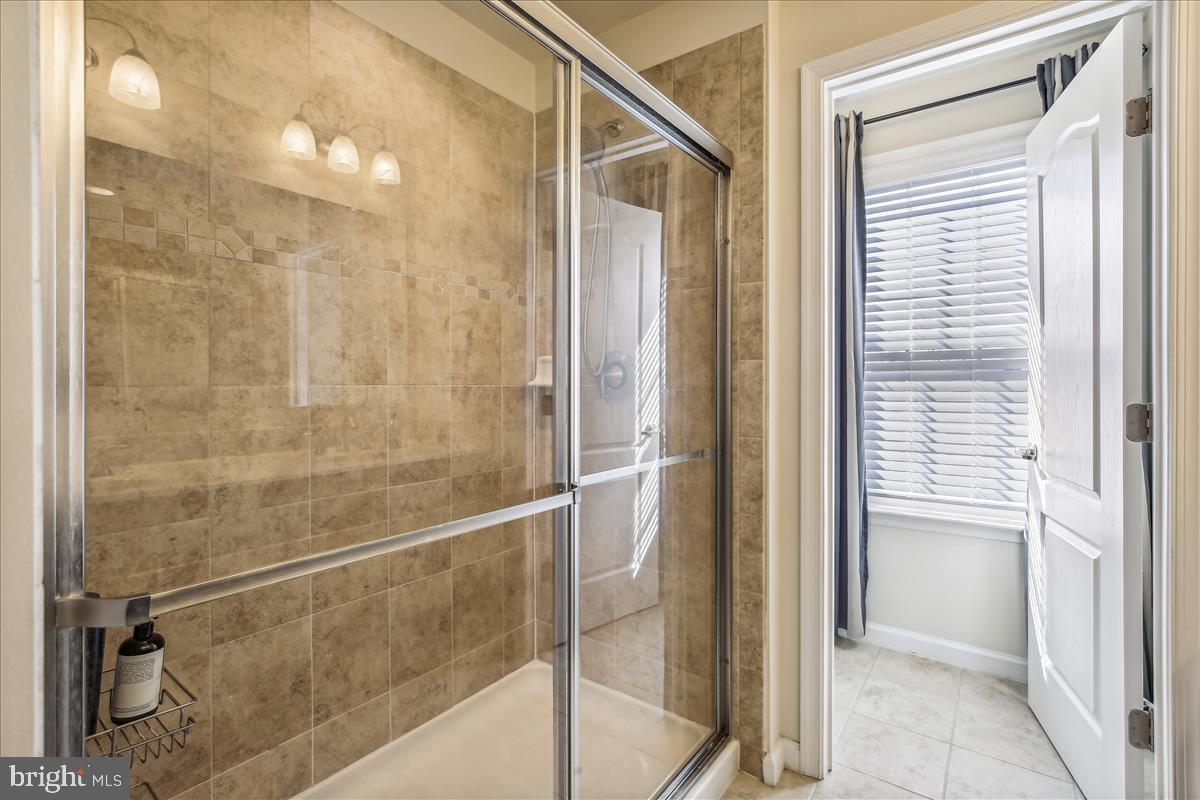 GROVETON WOODS - Residential