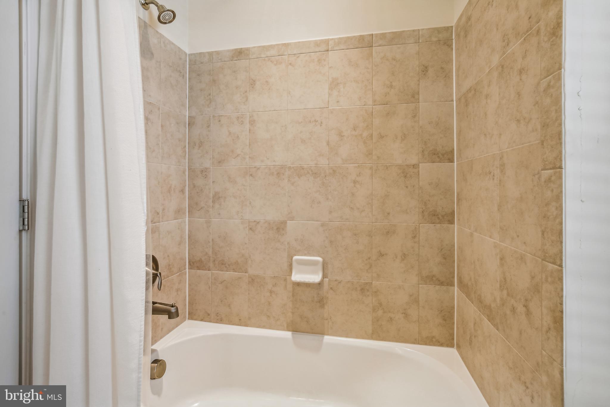 GROVETON WOODS - Residential