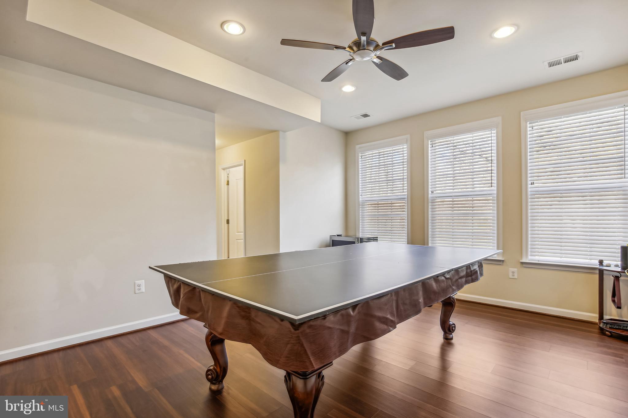 GROVETON WOODS - Residential