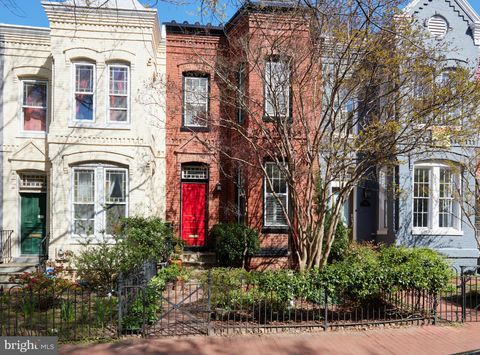 423 3RD STREET NE WASHINGTON DC 20002