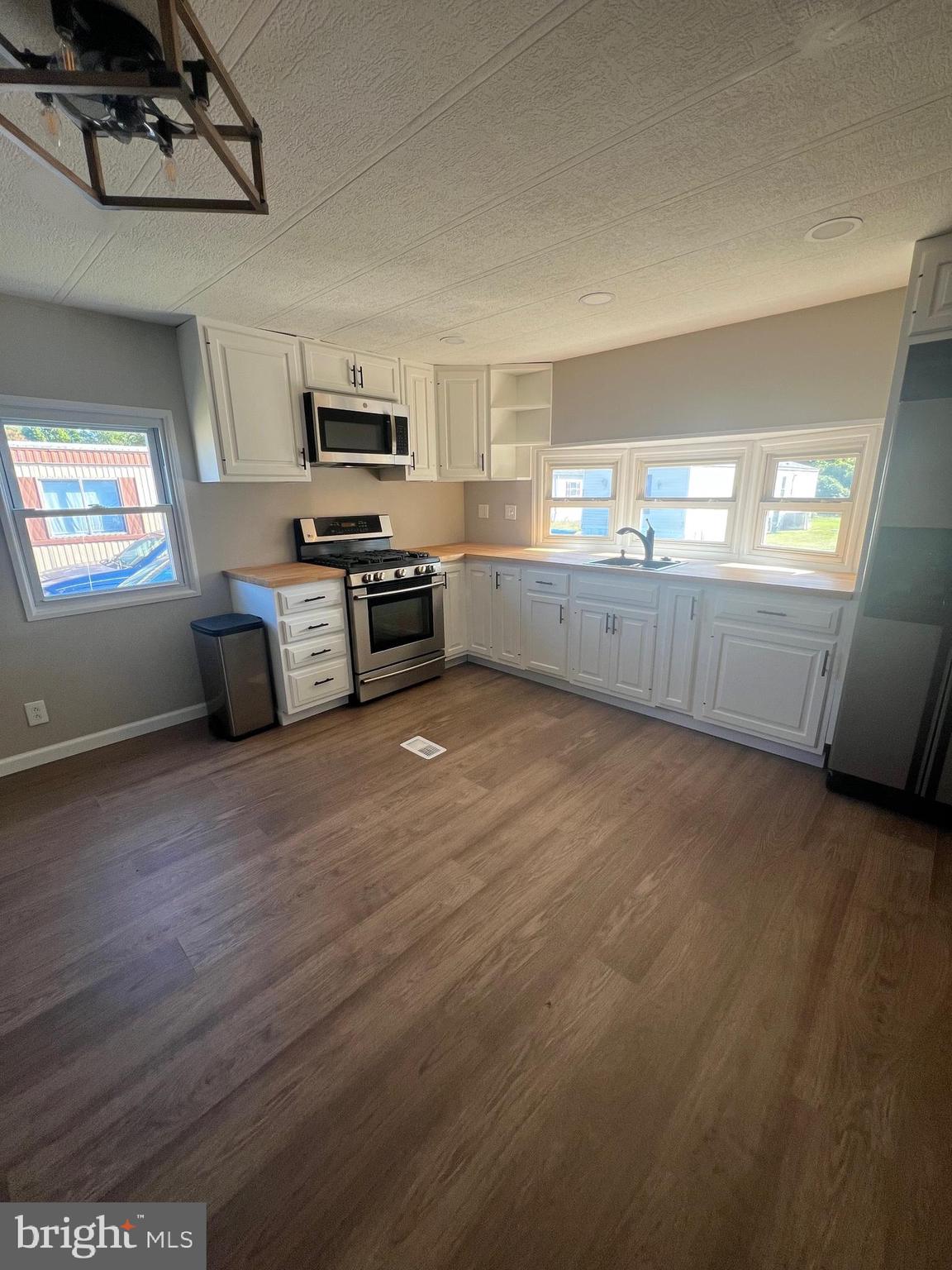 PENNWOOD CROSSING - Residential