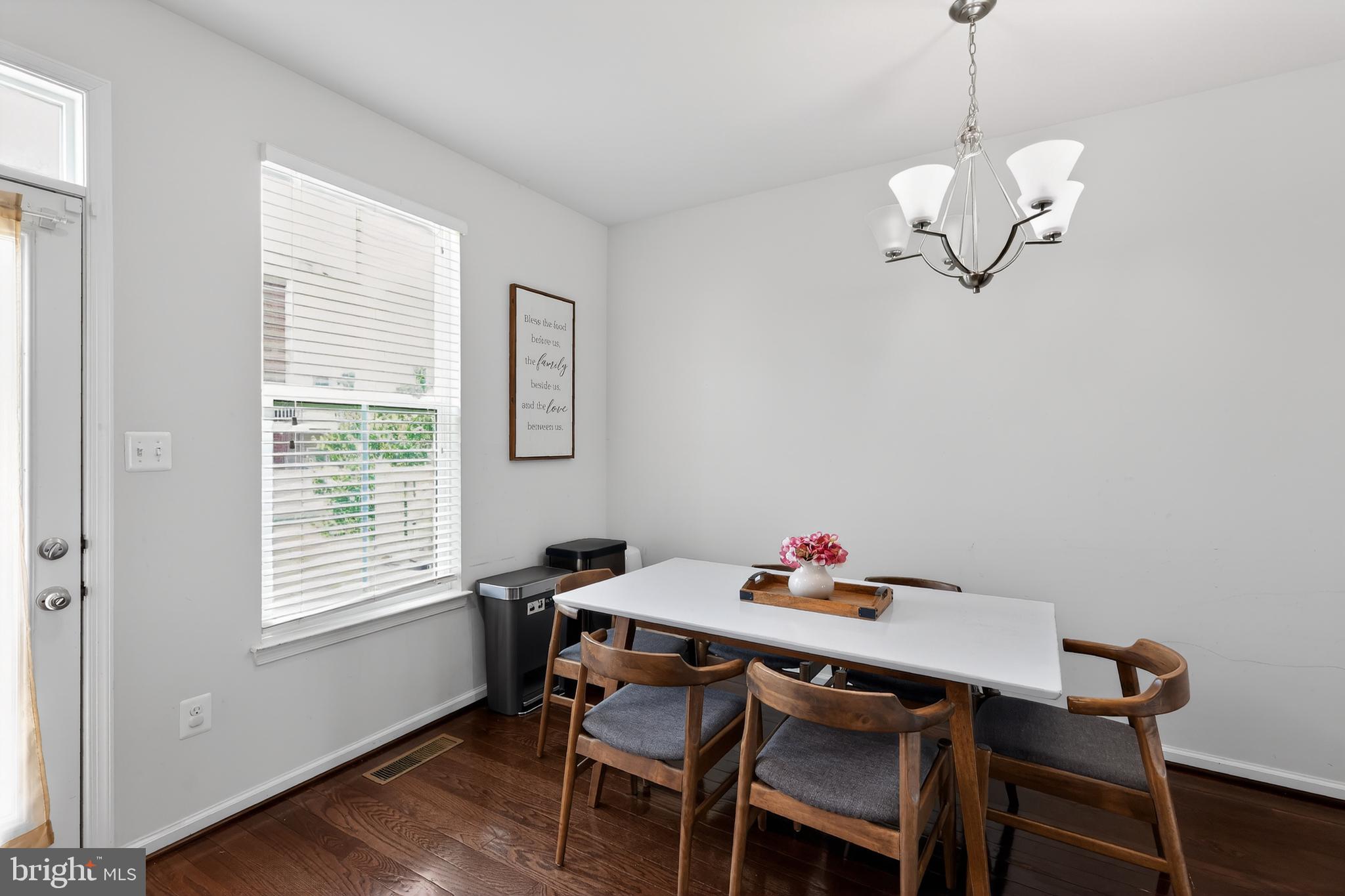 CREEKSIDE VILLAGE - Residential