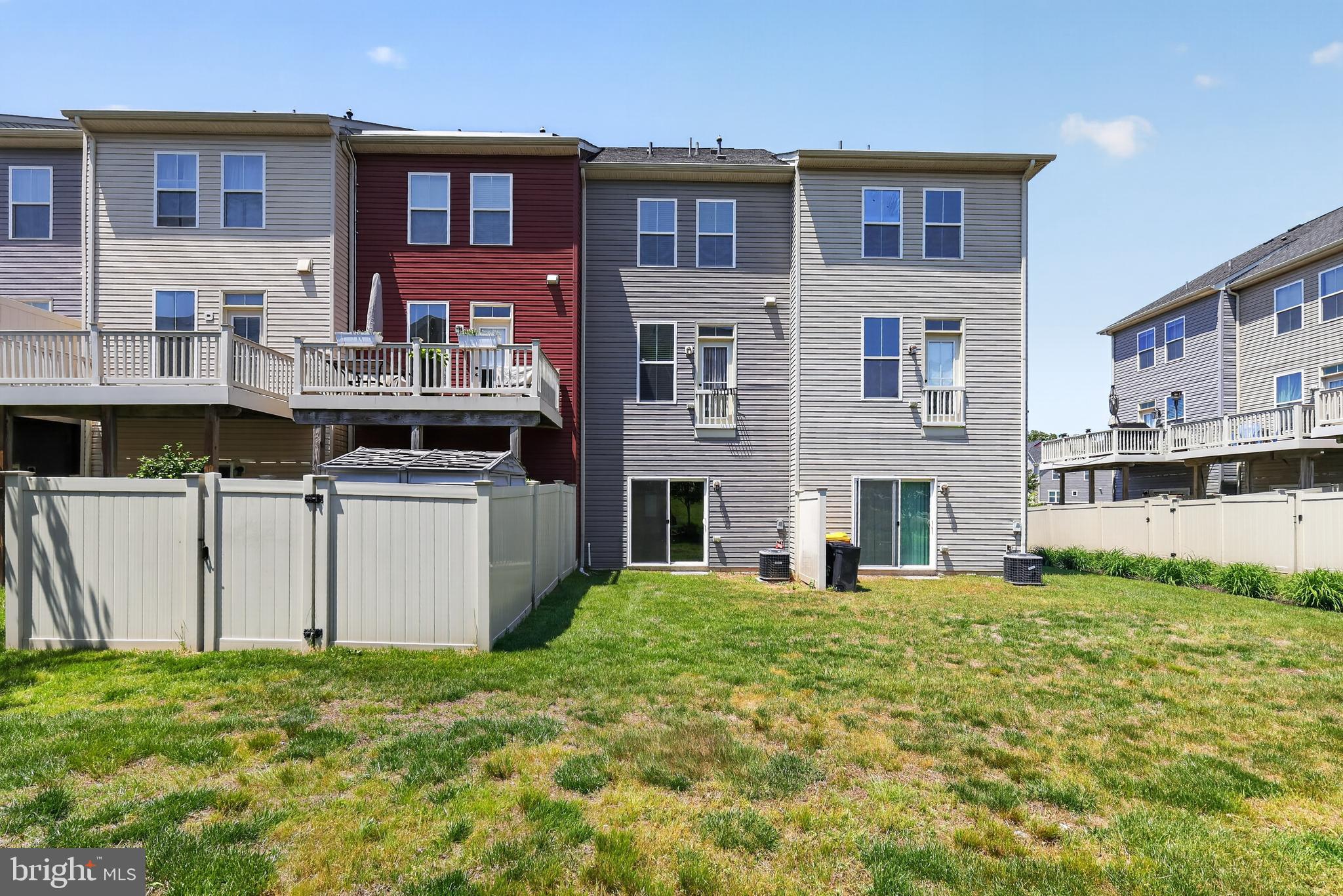 CREEKSIDE VILLAGE - Residential