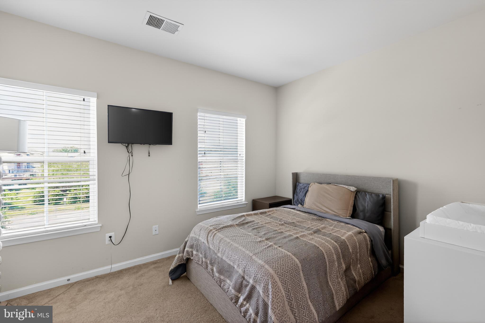 CREEKSIDE VILLAGE - Residential