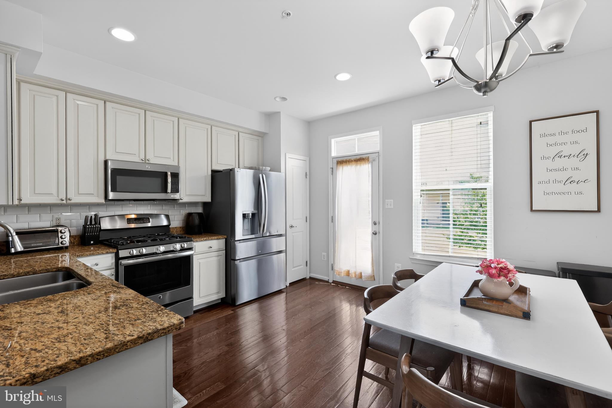 CREEKSIDE VILLAGE - Residential