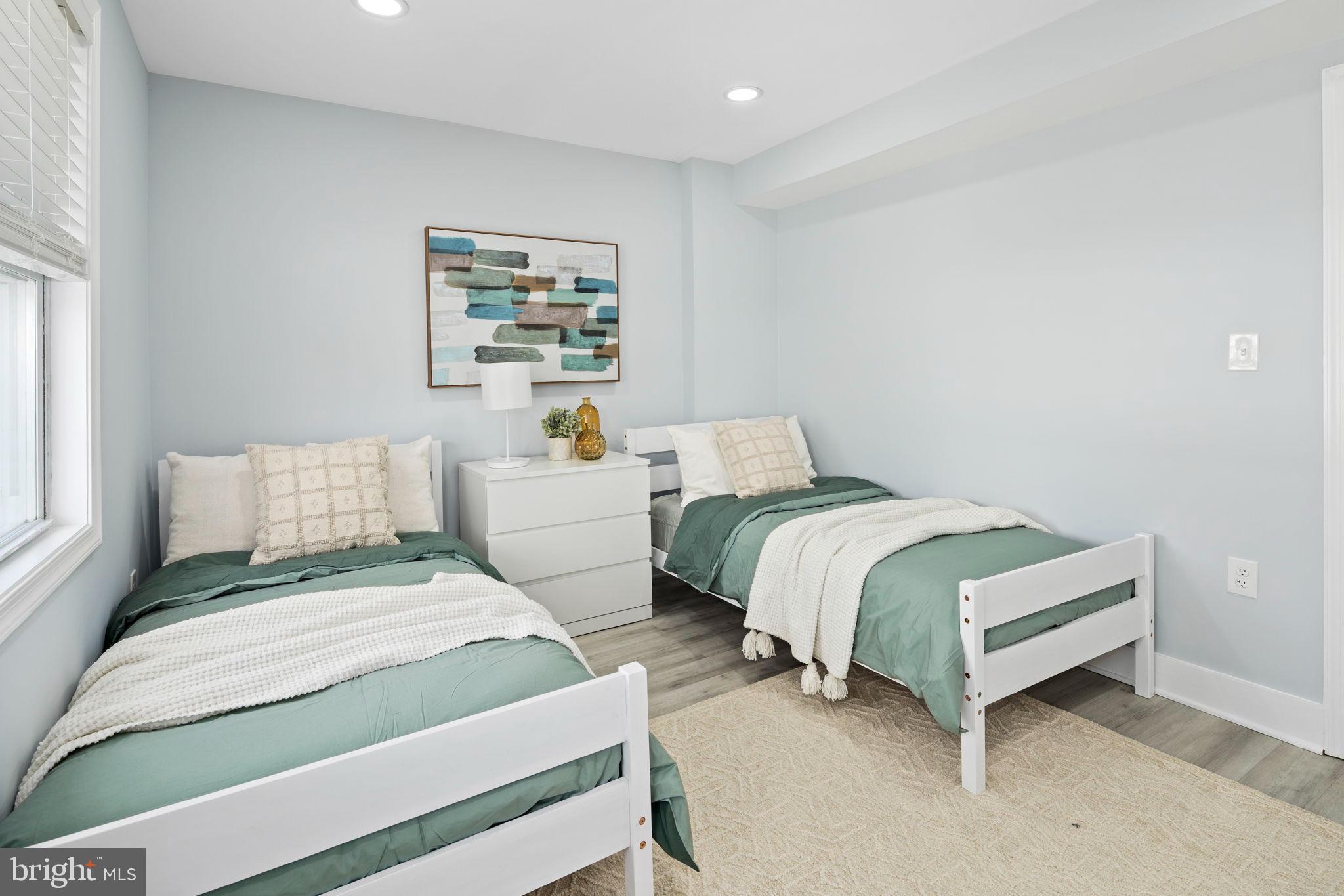 3418 BAKER STREET NE