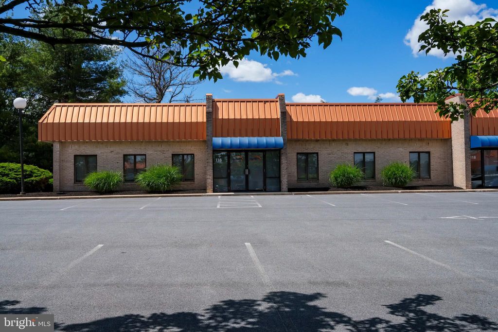 Photo of 118 W Airport Road, LITITZ, PA 17543 (MLS # PALA2057860)