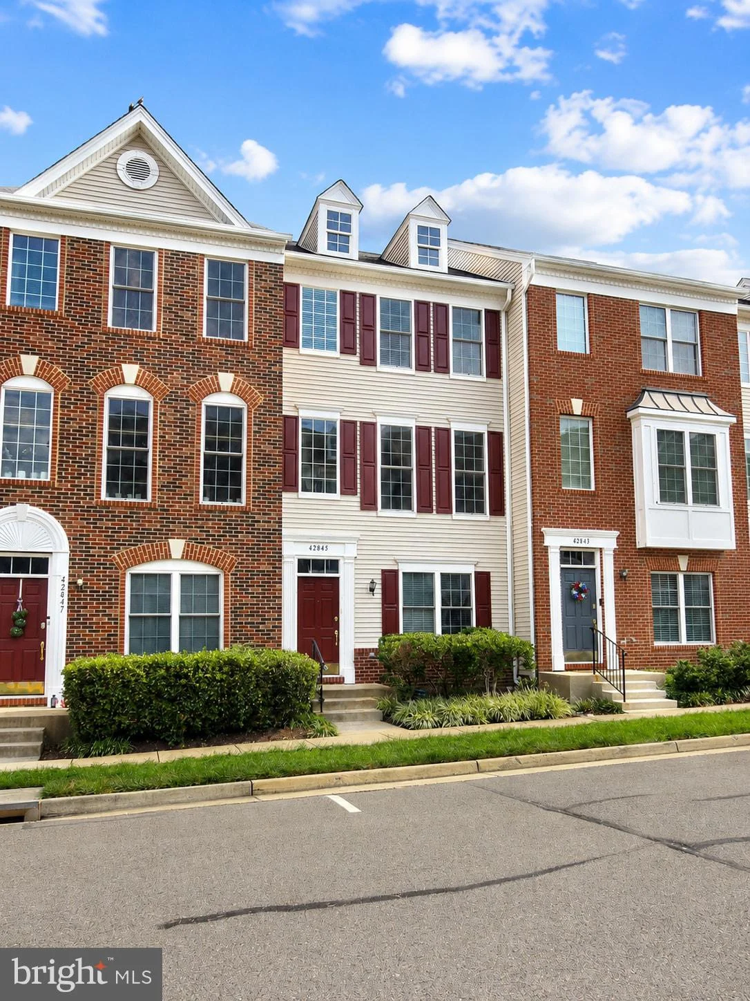 42845 Sykes Ter Ter, Chantilly, VA, 20152