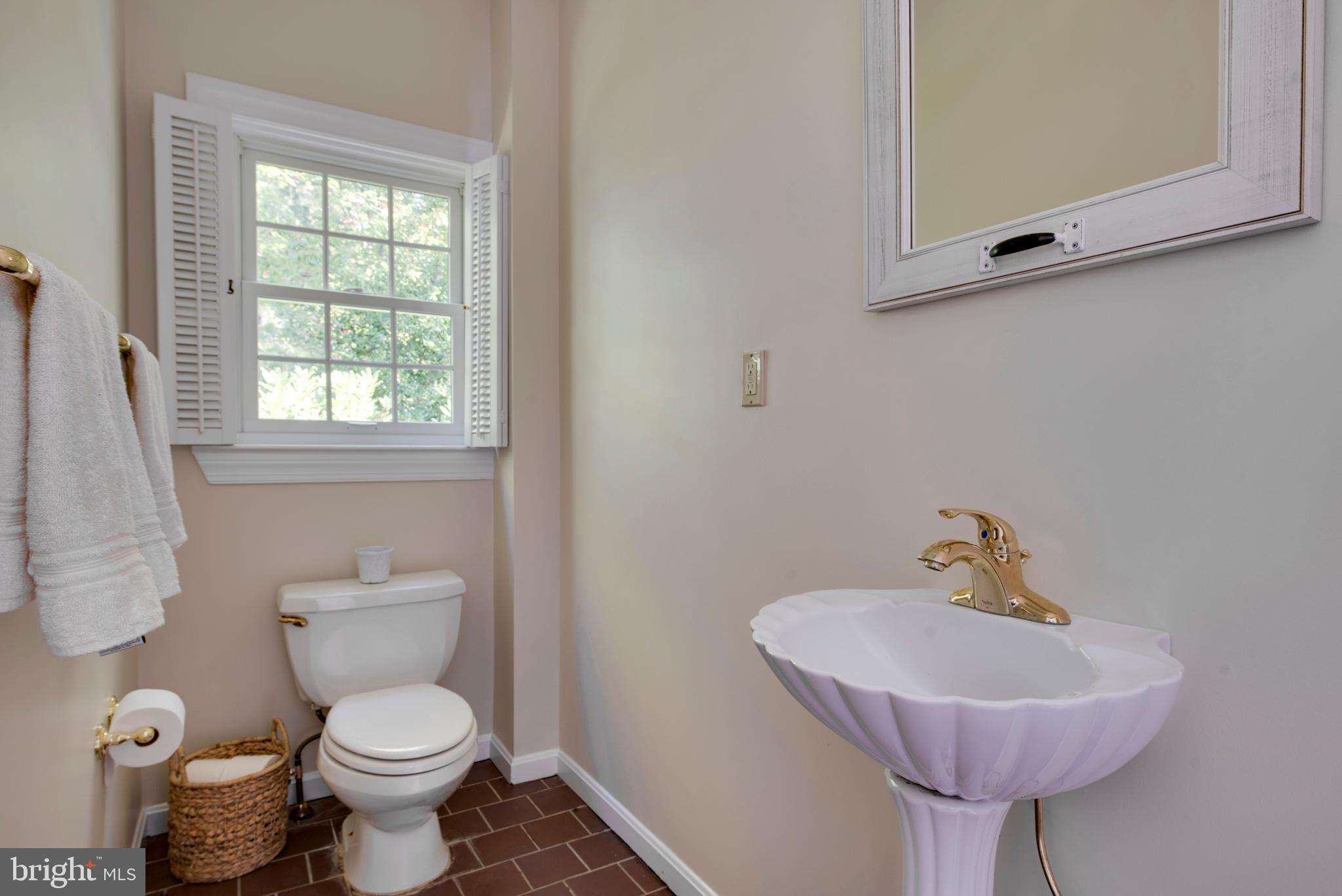 ARBUTUS BANKS - Residential