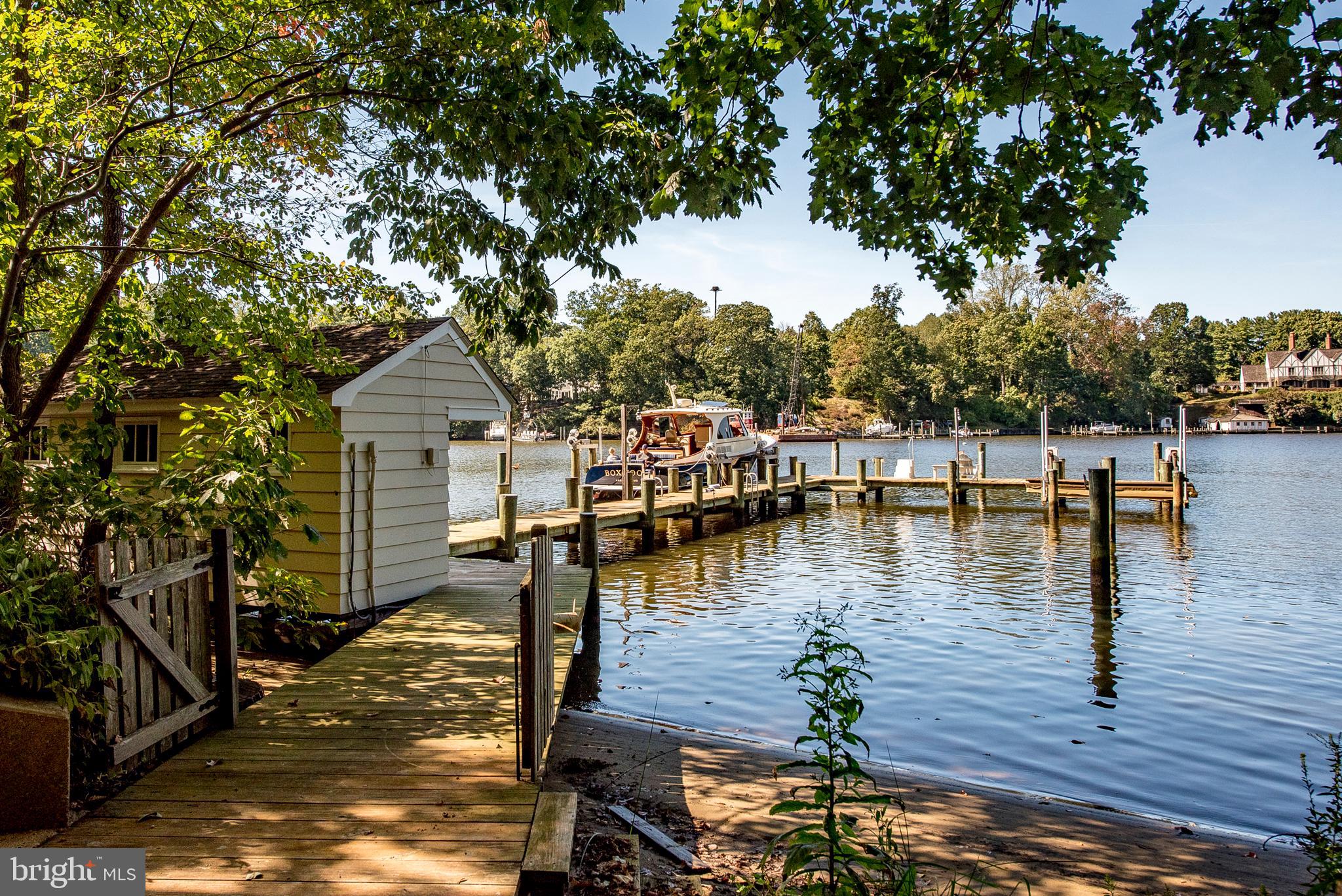 ARBUTUS BANKS - Residential