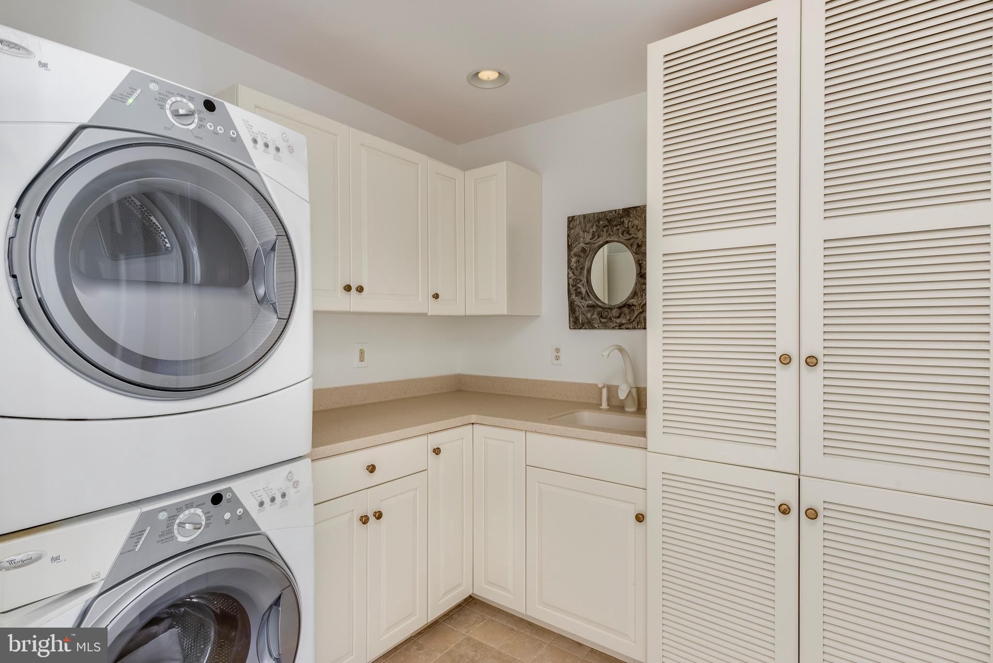 ARBUTUS BANKS - Residential