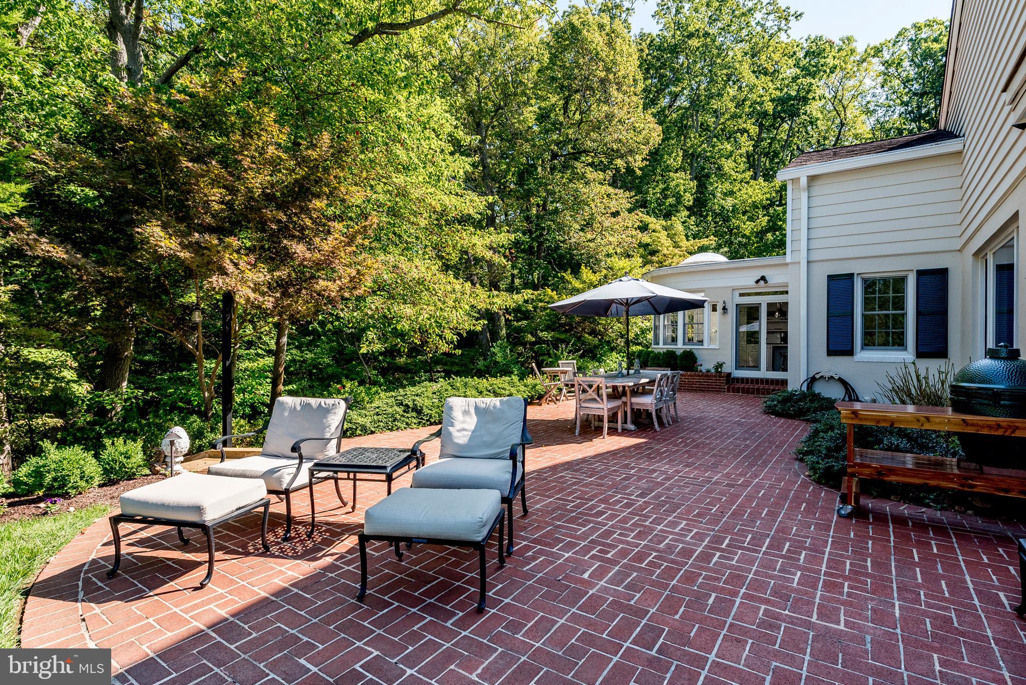 ARBUTUS BANKS - Residential