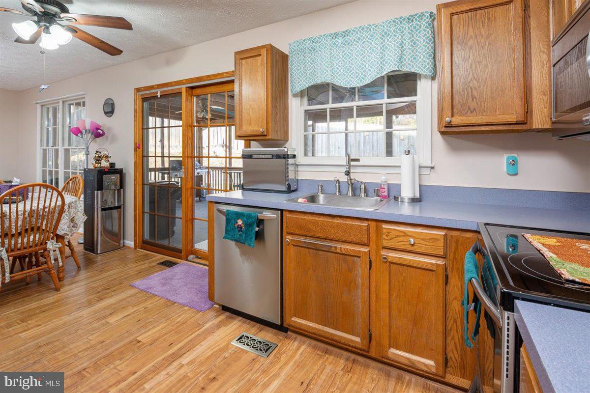 DELMONT STATION - Residential