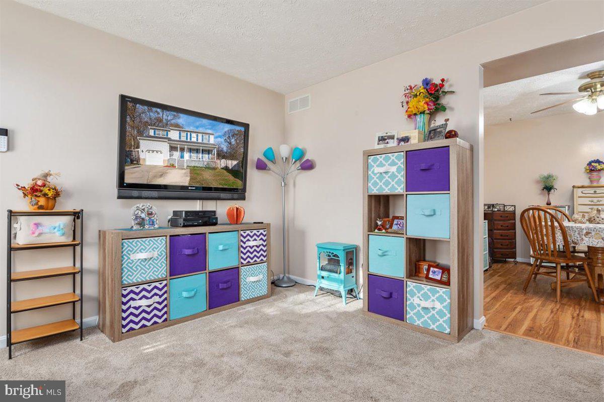 DELMONT STATION - Residential