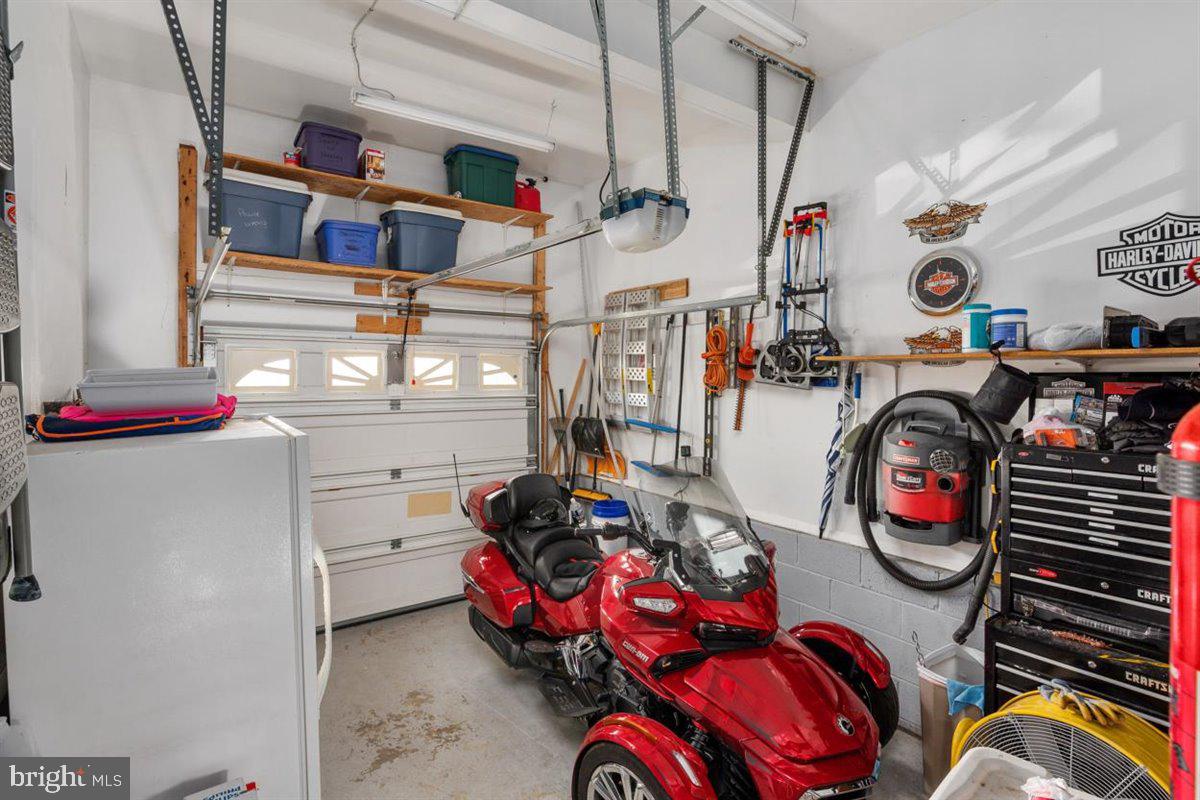 DELMONT STATION - Residential