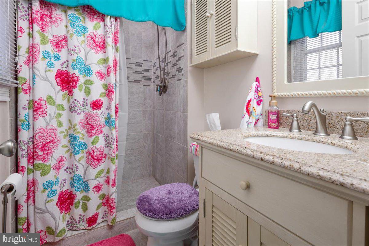 DELMONT STATION - Residential