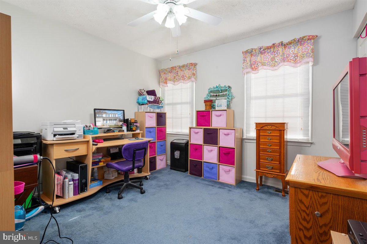 DELMONT STATION - Residential