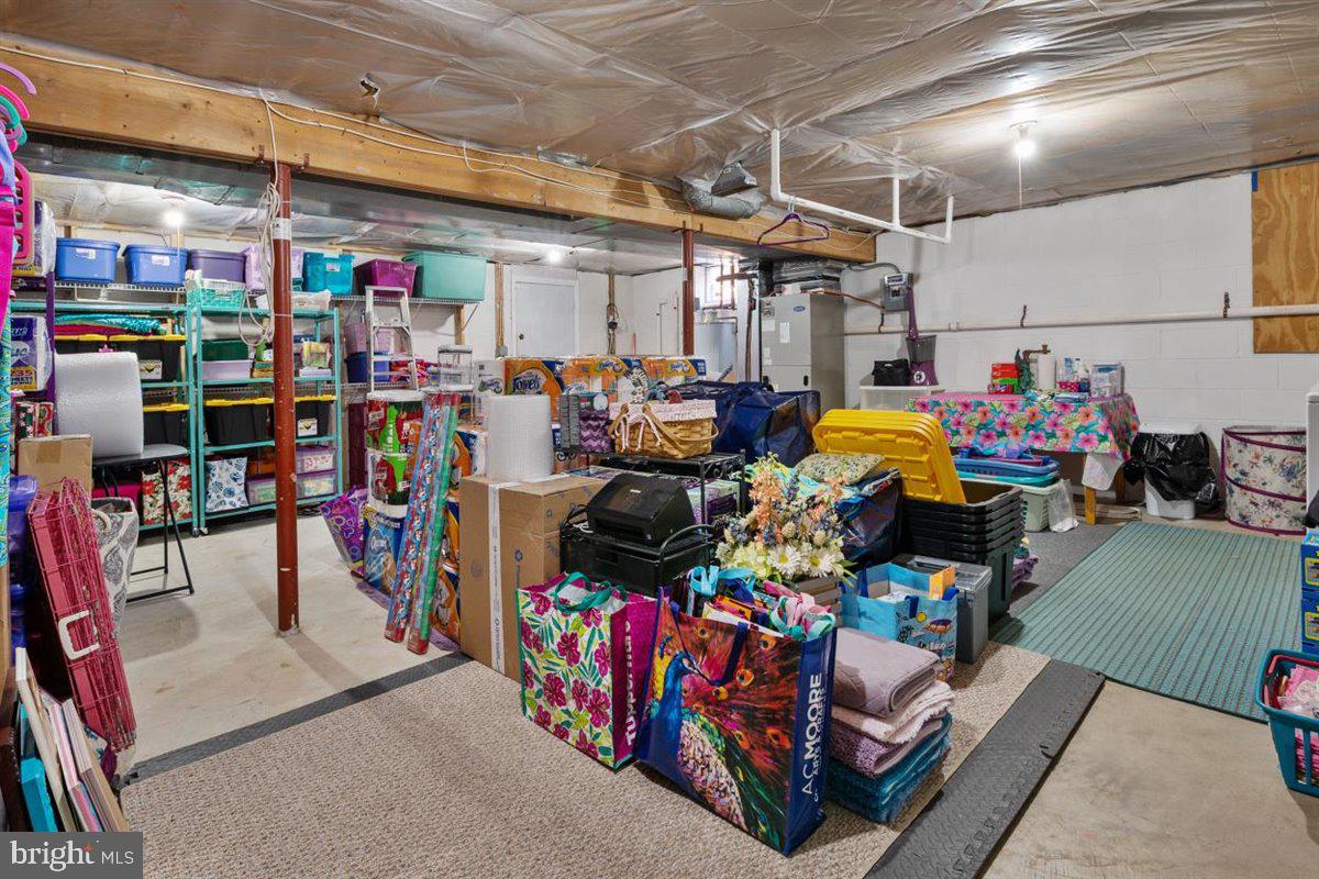 DELMONT STATION - Residential