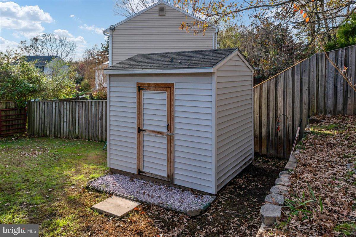 DELMONT STATION - Residential