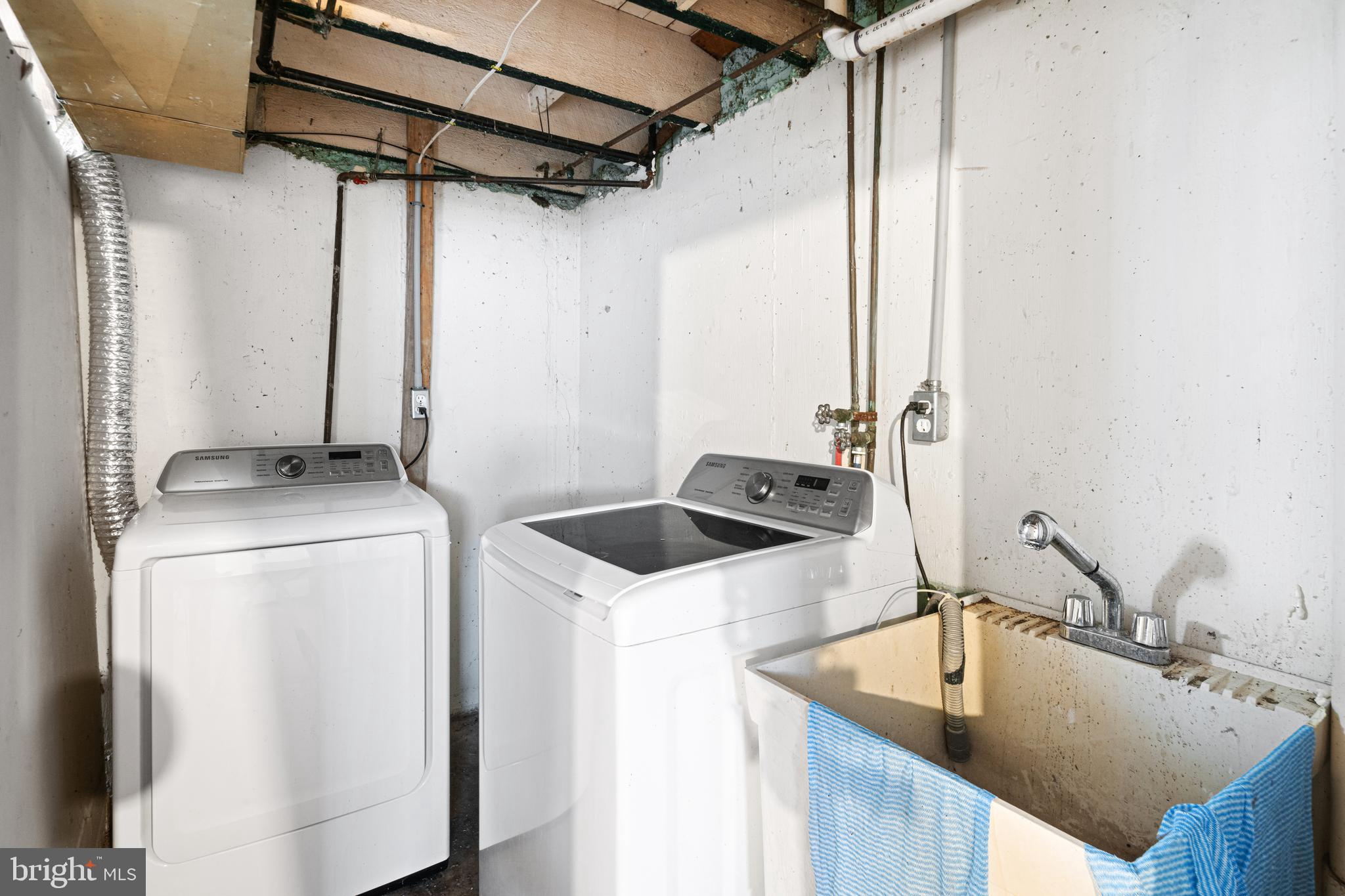 PHILADELPHIA (SOUTHWEST) - Residential Lease