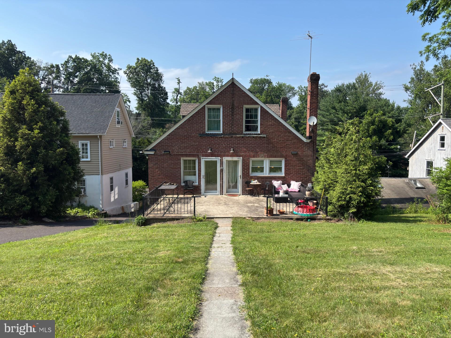 000 - Residential Lease