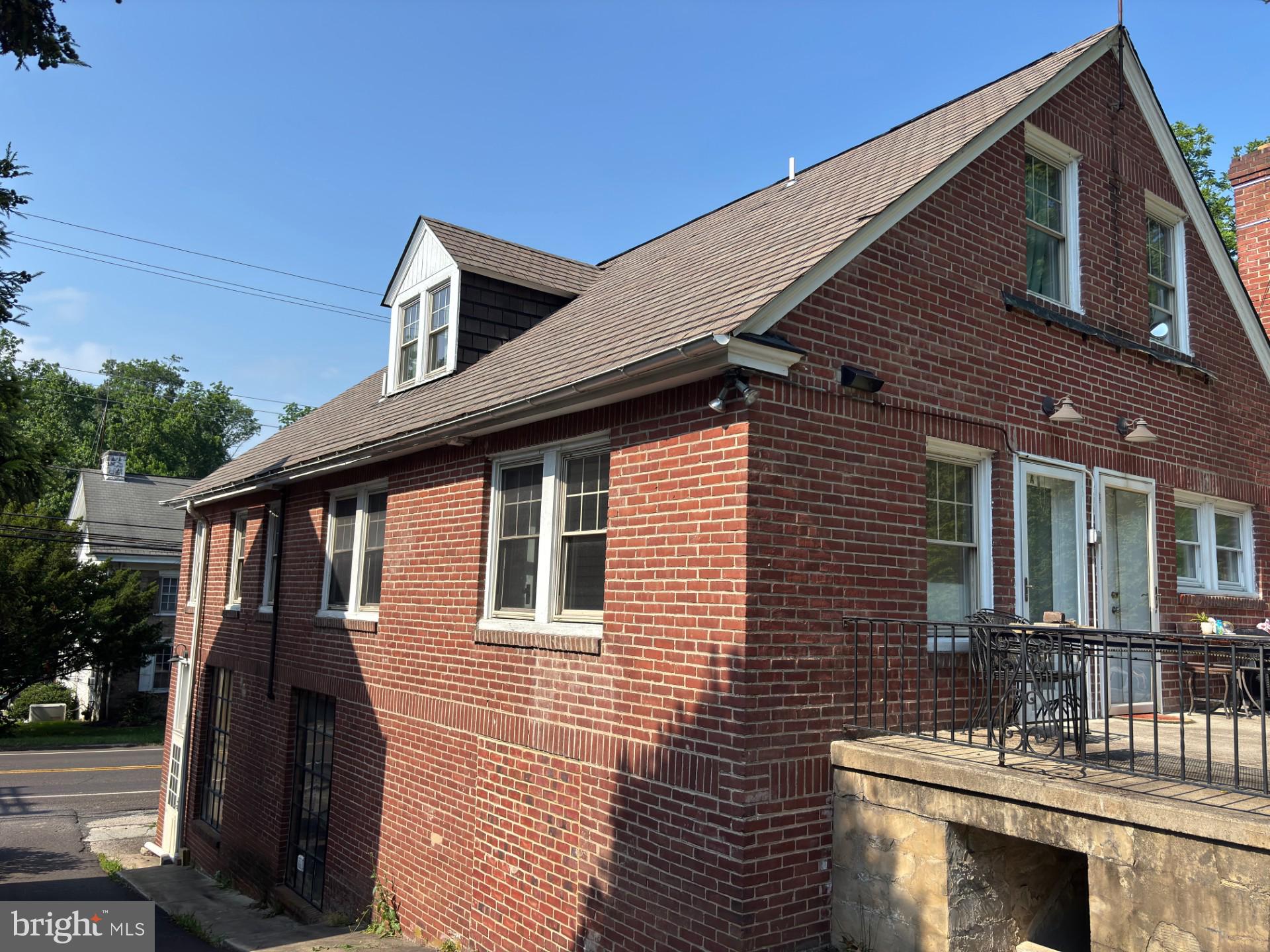 000 - Residential Lease