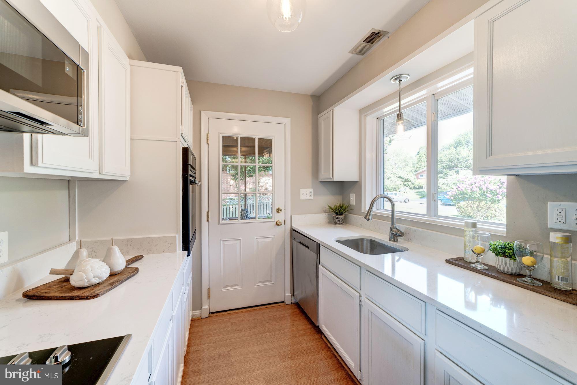 COUNTRY CLUB HILLS - Residential