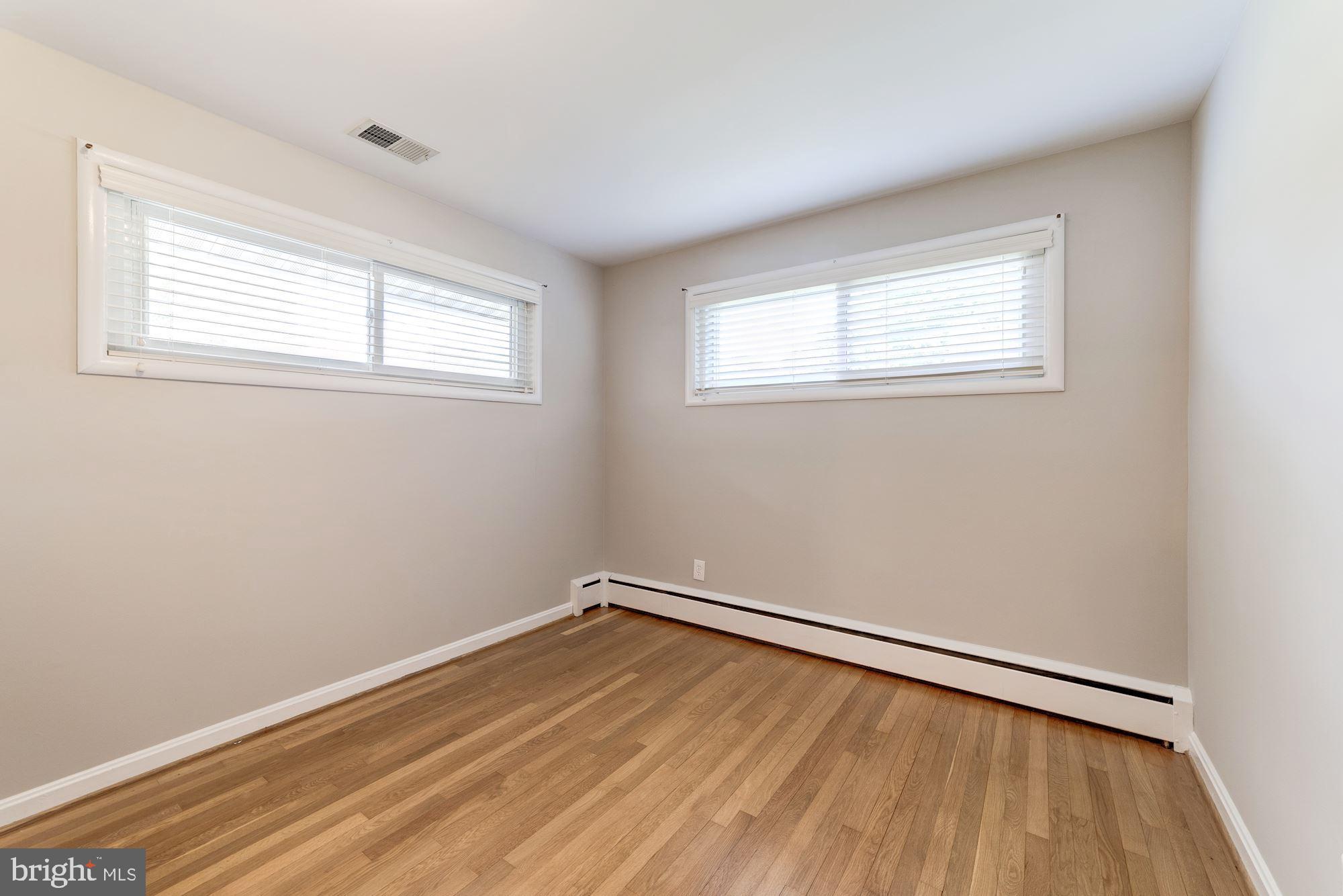 COUNTRY CLUB HILLS - Residential