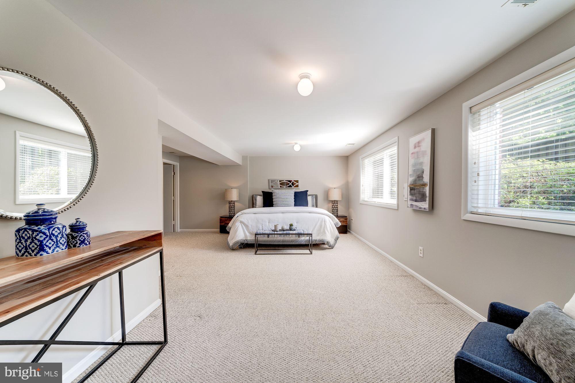 COUNTRY CLUB HILLS - Residential