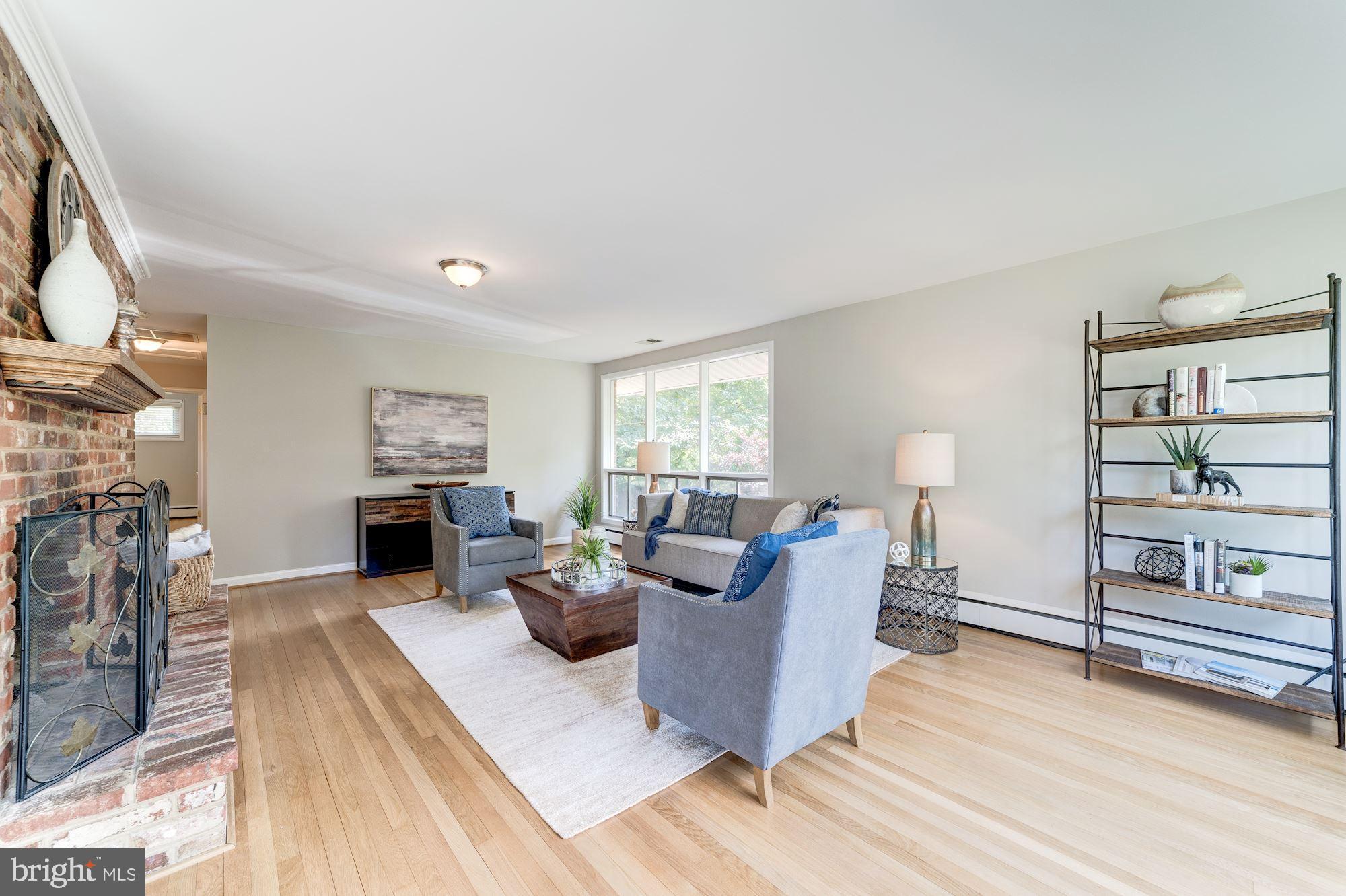 COUNTRY CLUB HILLS - Residential