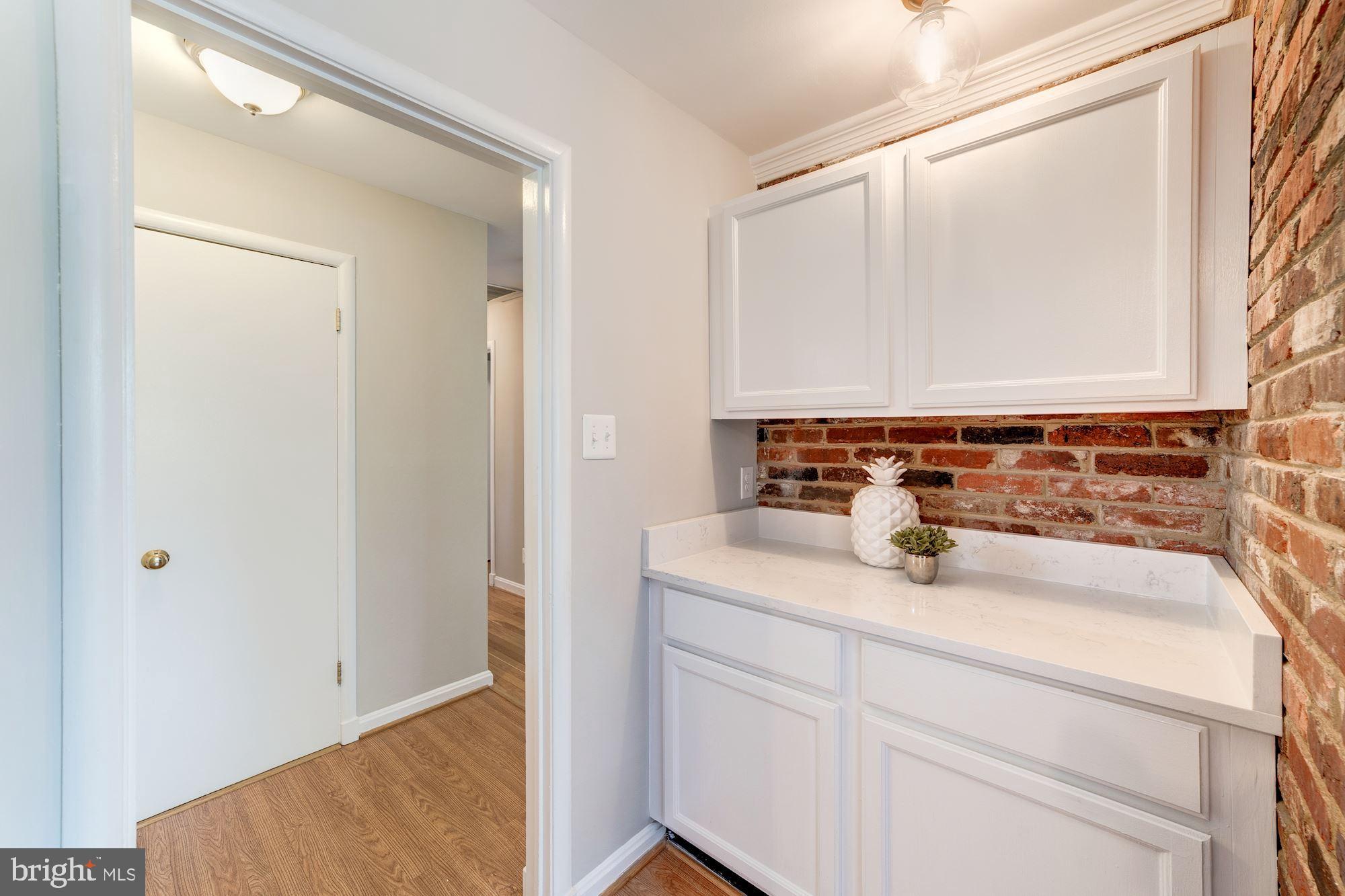 COUNTRY CLUB HILLS - Residential