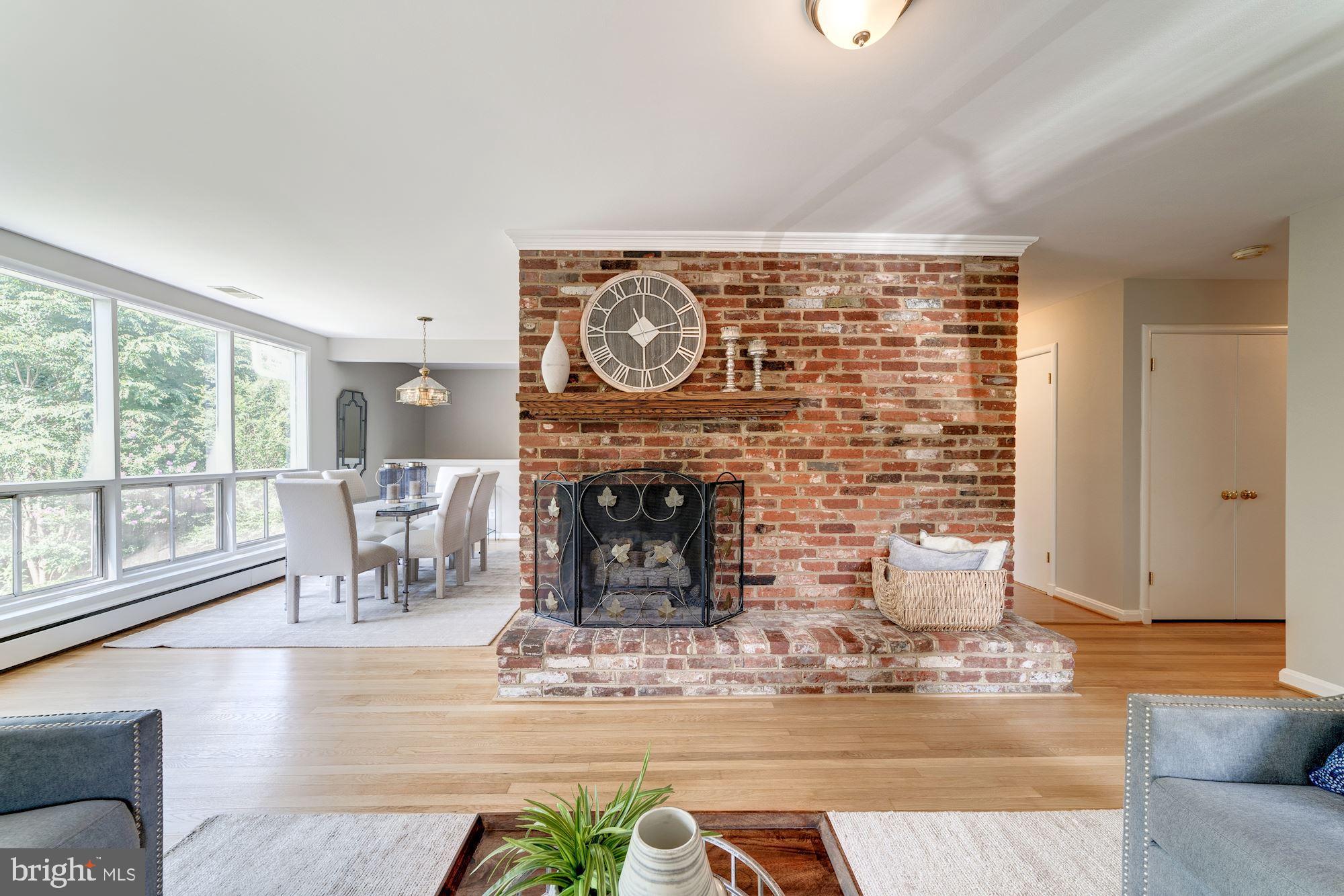 COUNTRY CLUB HILLS - Residential