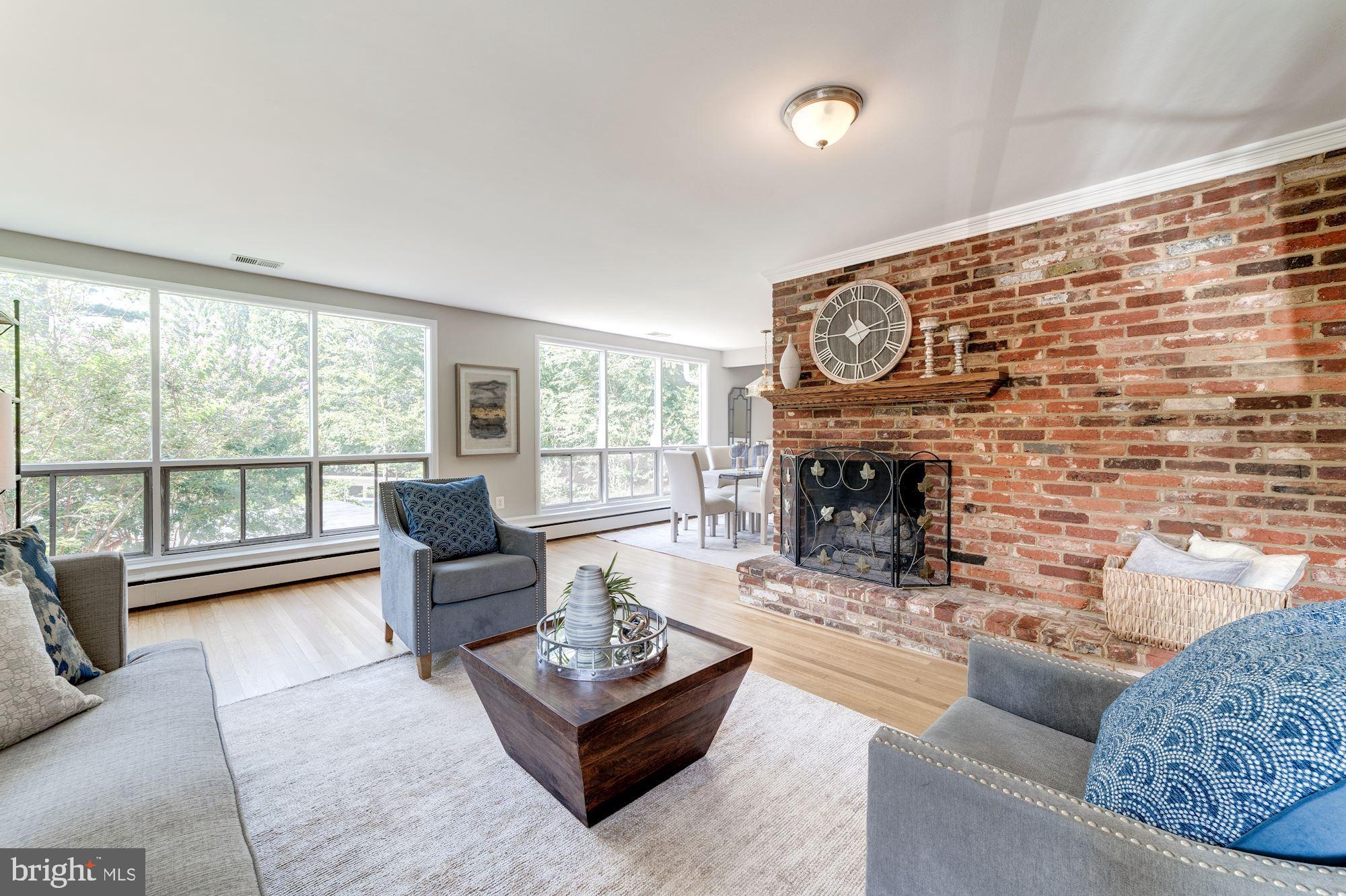 COUNTRY CLUB HILLS - Residential