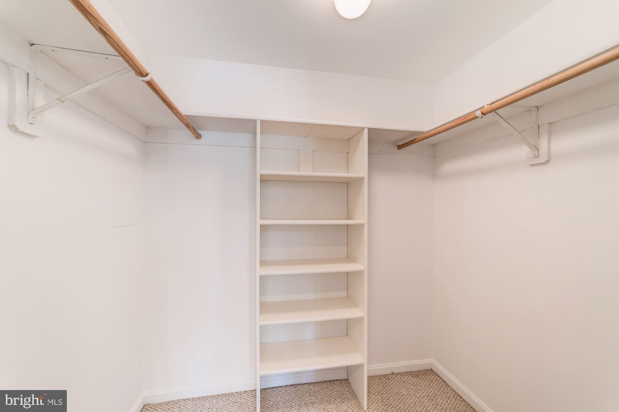 COUNTRY CLUB HILLS - Residential