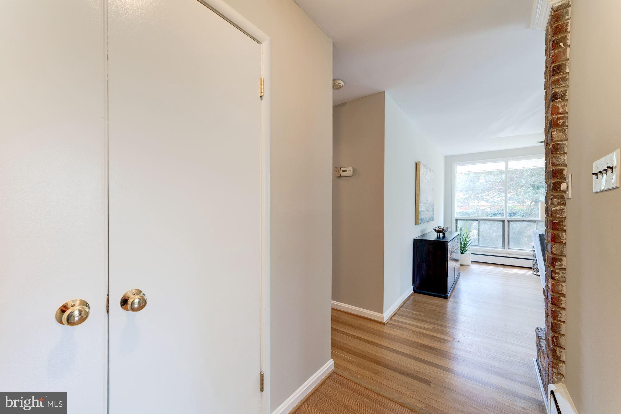 COUNTRY CLUB HILLS - Residential