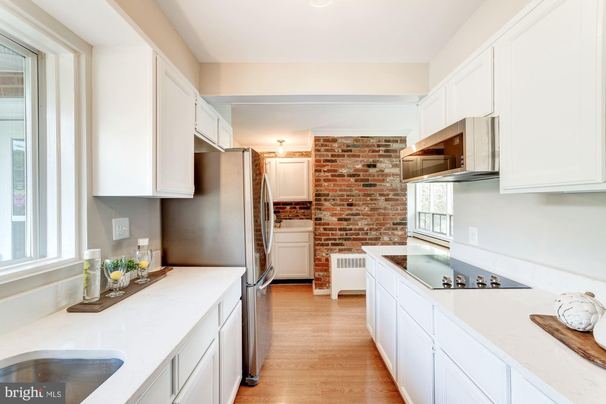 COUNTRY CLUB HILLS - Residential