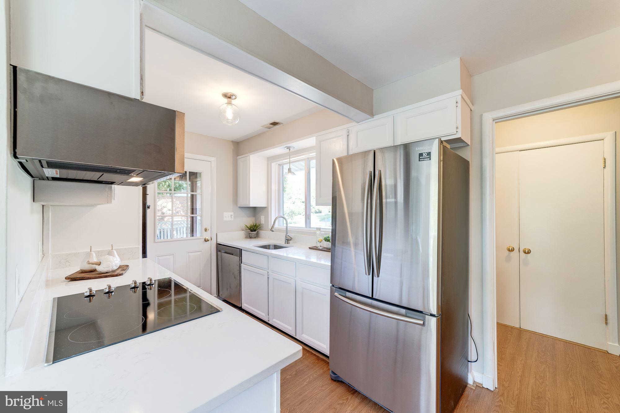 COUNTRY CLUB HILLS - Residential