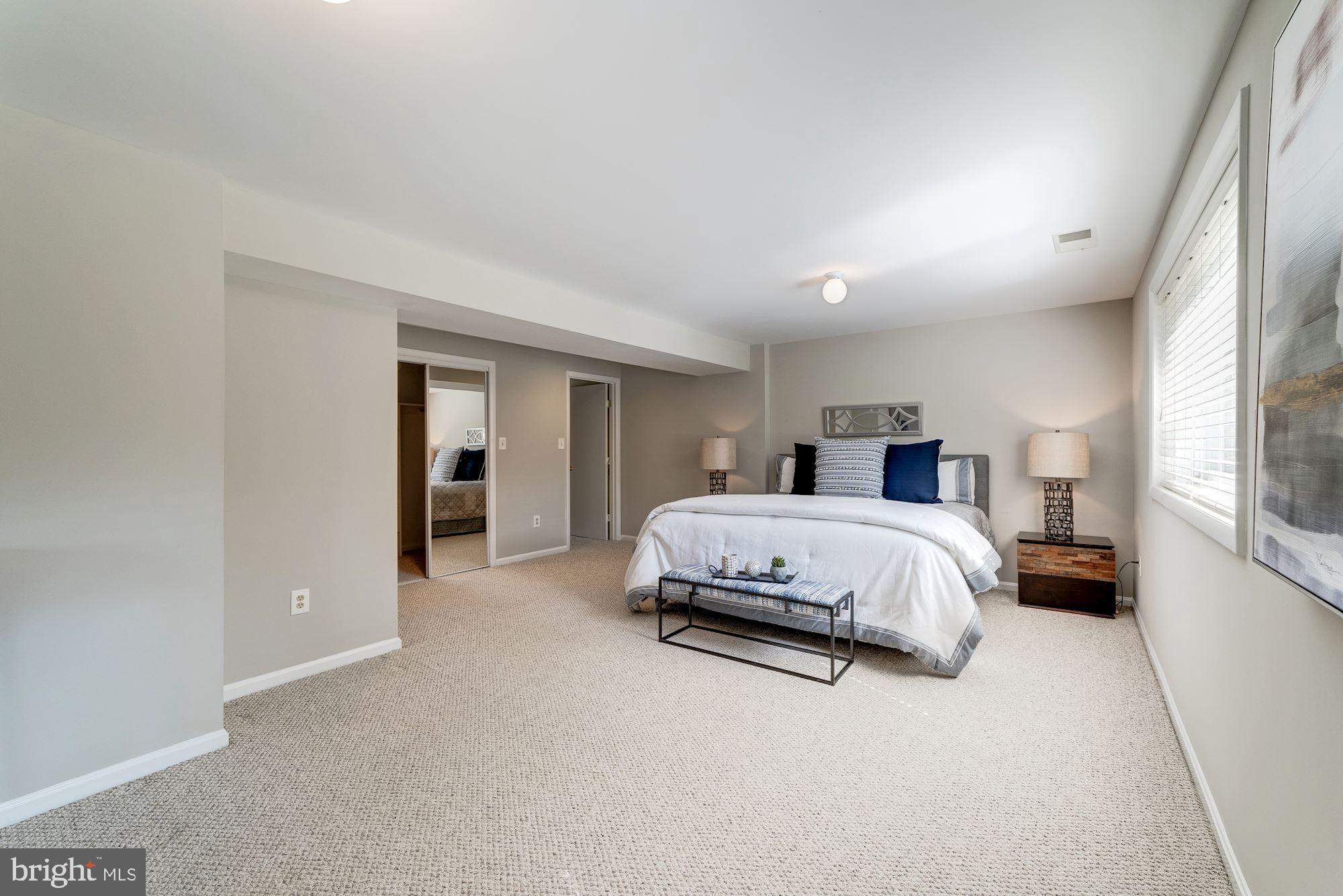 COUNTRY CLUB HILLS - Residential