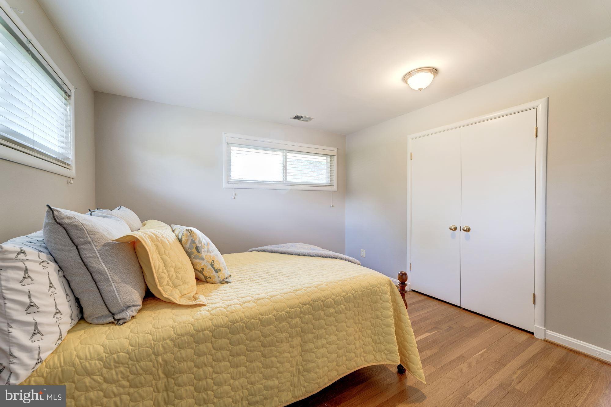 COUNTRY CLUB HILLS - Residential