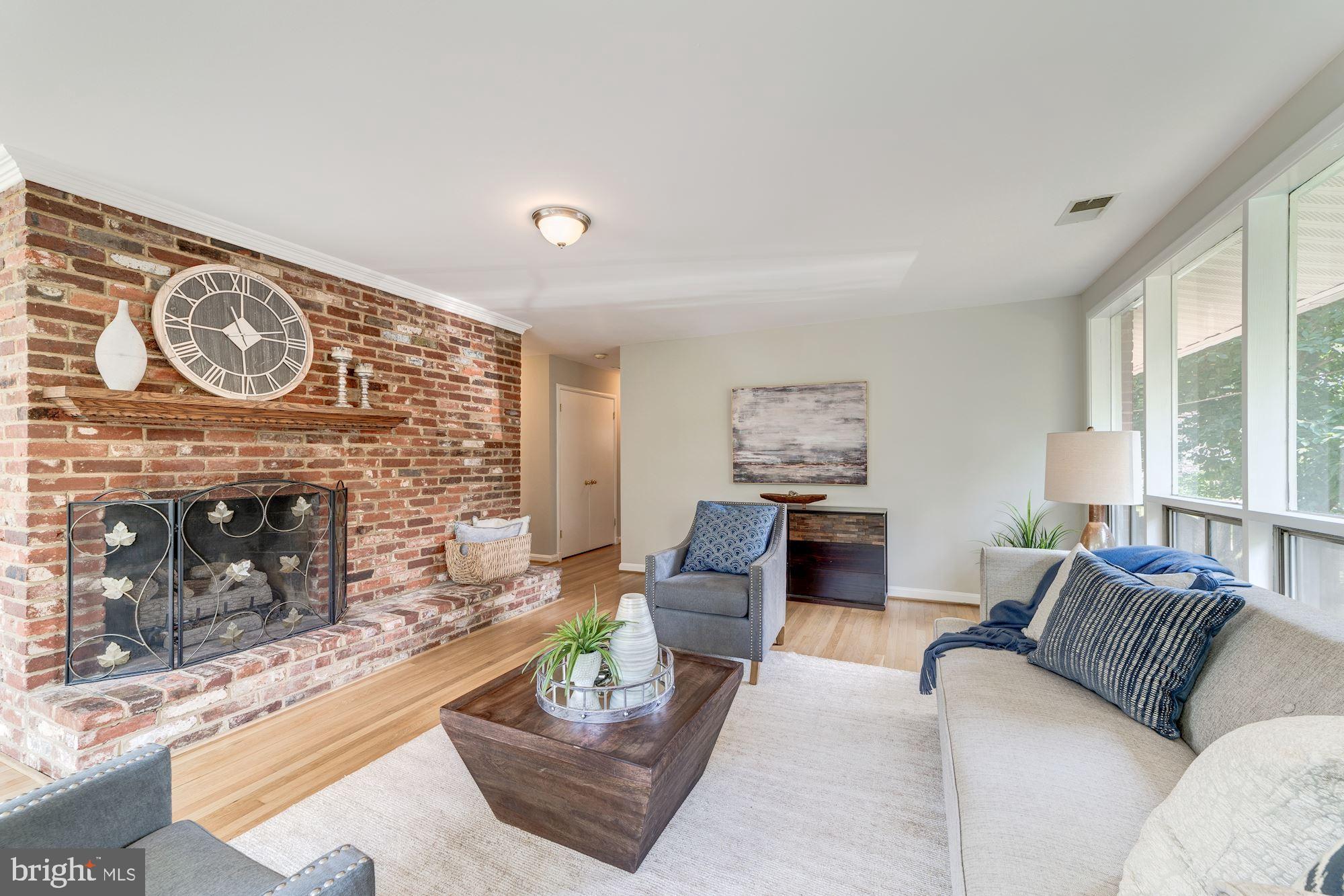 COUNTRY CLUB HILLS - Residential