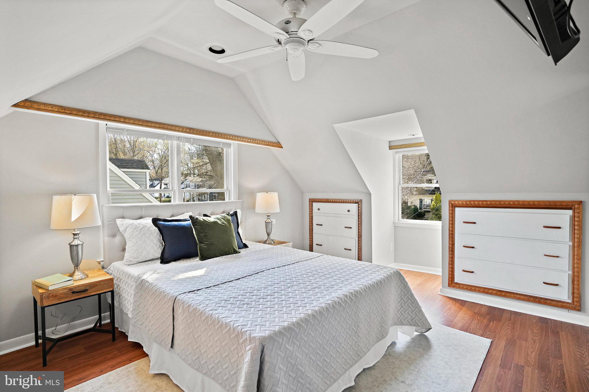 HOMEWOOD - Residential