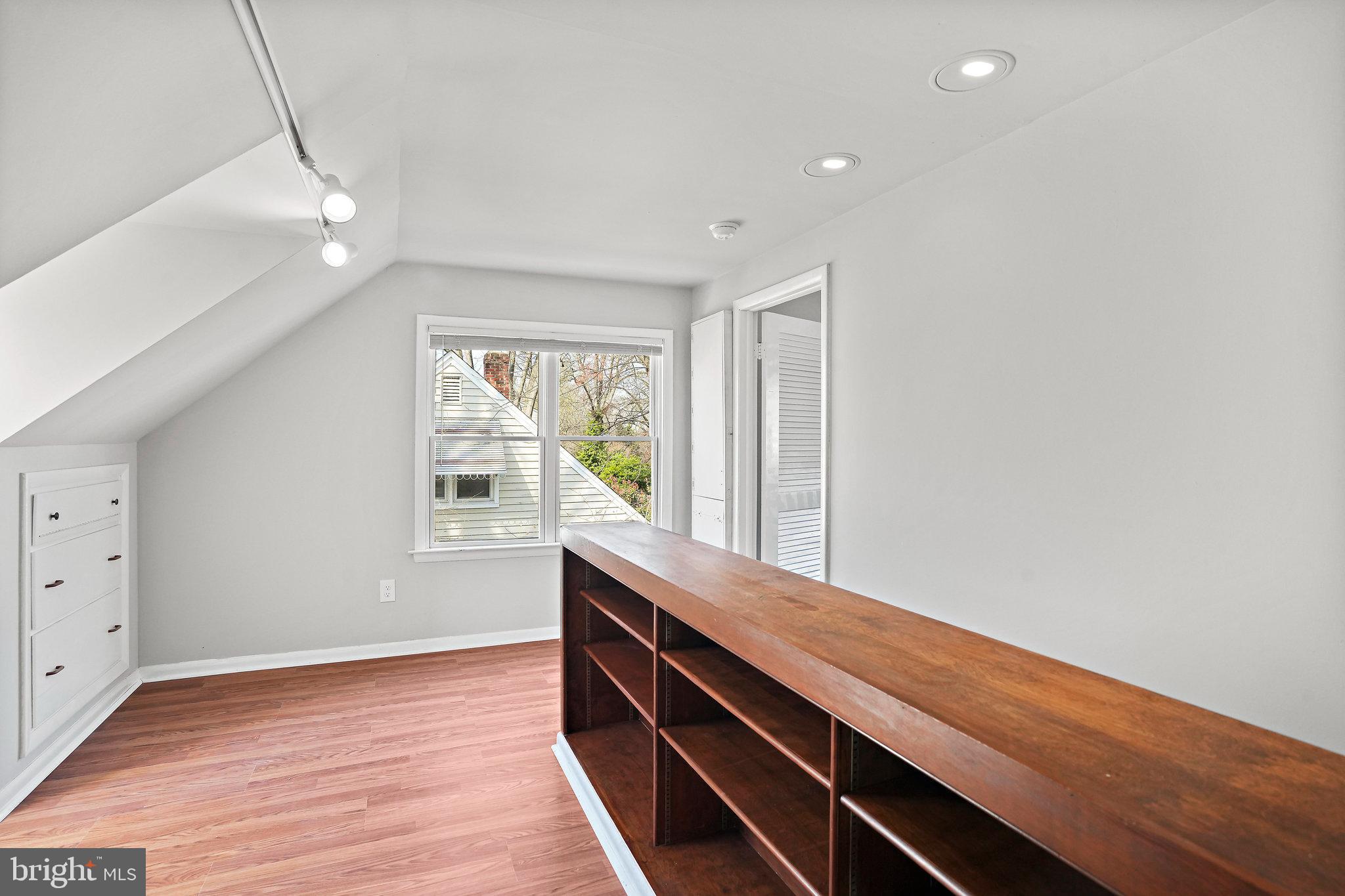 HOMEWOOD - Residential