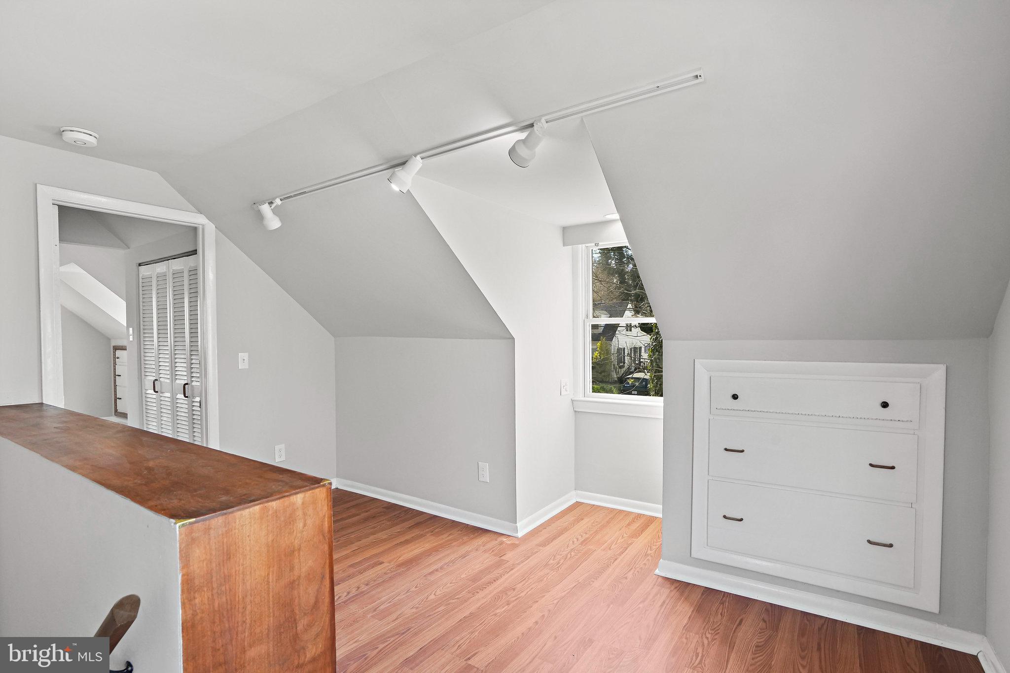 HOMEWOOD - Residential