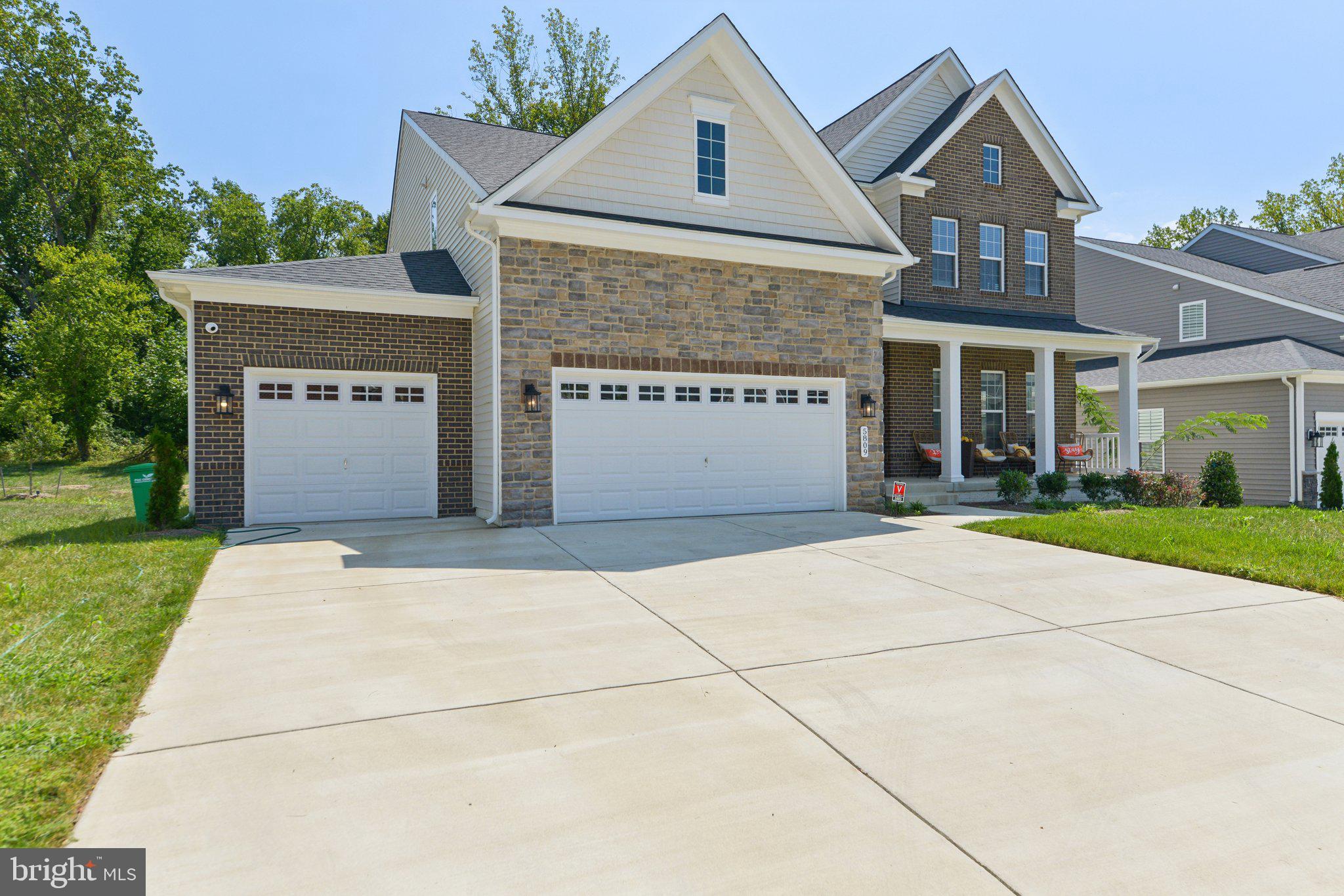 5809 SAVANNAH DRIVE