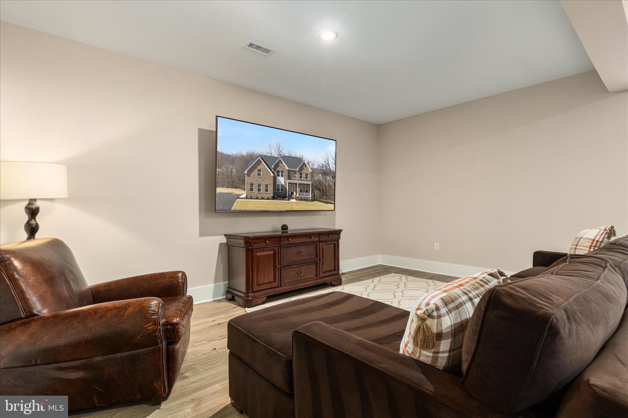 TANAGER - Residential