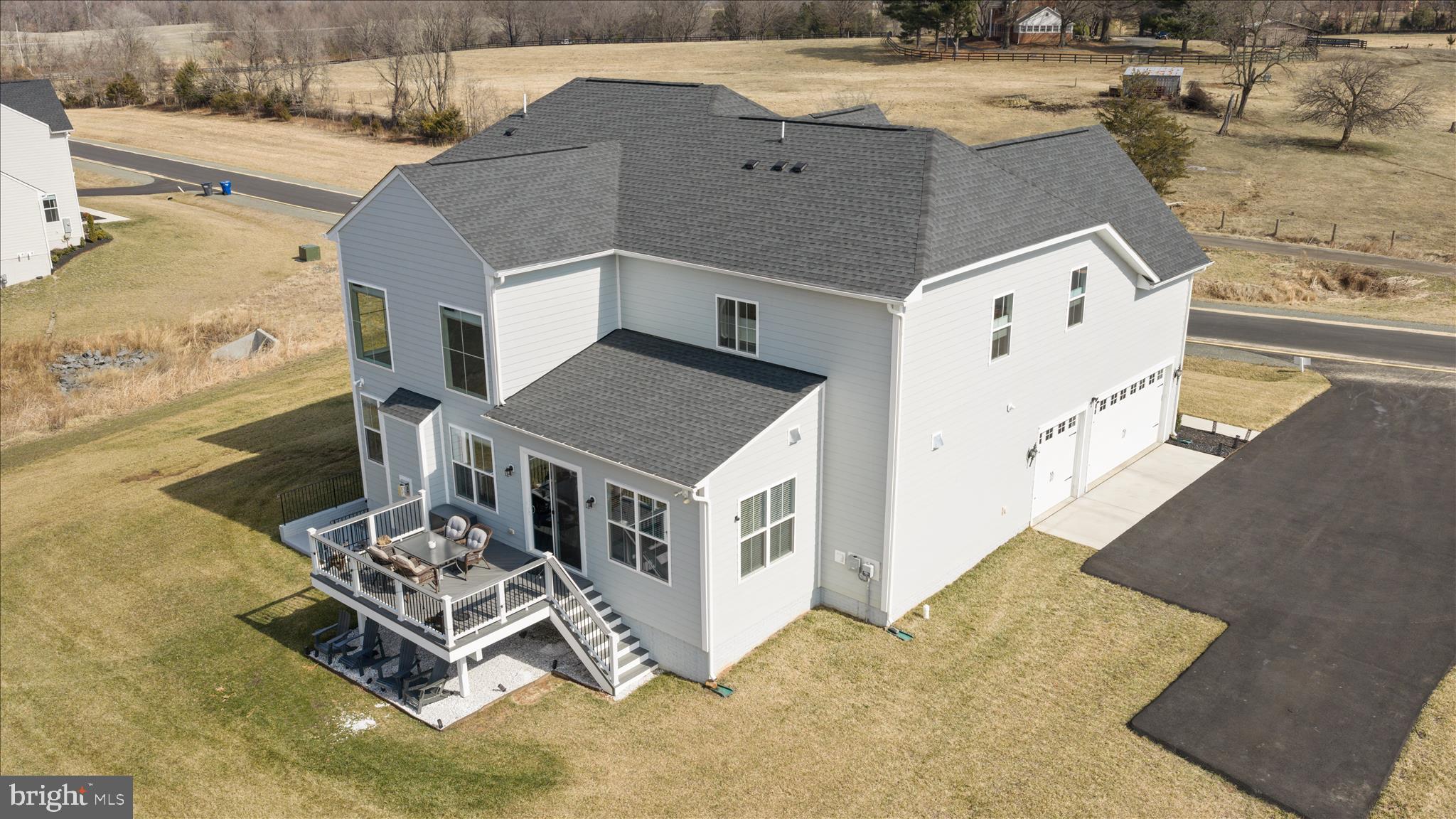 TANAGER - Residential